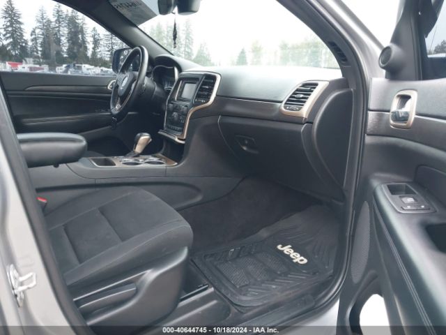 1C4RJFAG6HC689586 Jeep Grand Cherokee Laredo 4x4