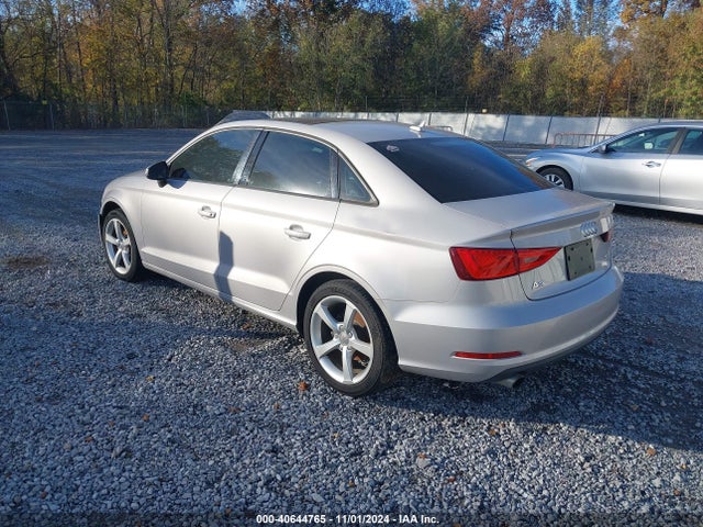 Audi A3 2.0t Premium 2015 WAUBFGFF0F1055723 Image 3