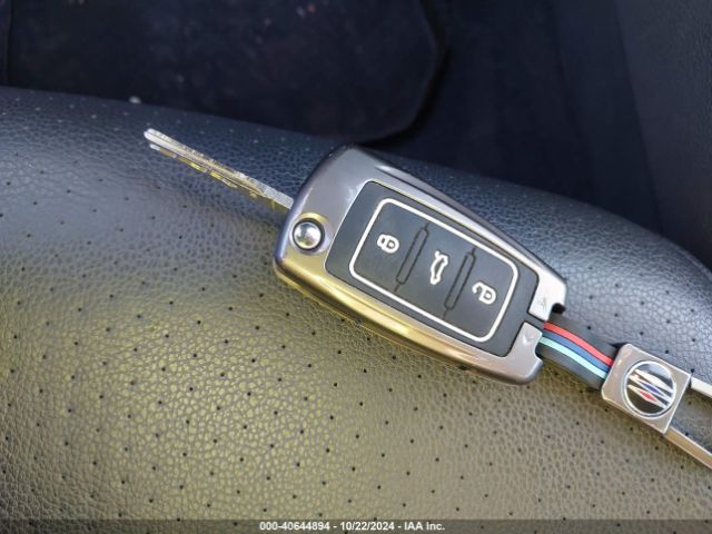 3VWB67AJ9JM215685 Volkswagen Jetta 1.4t Se/1.4t Wolfsburg Edition