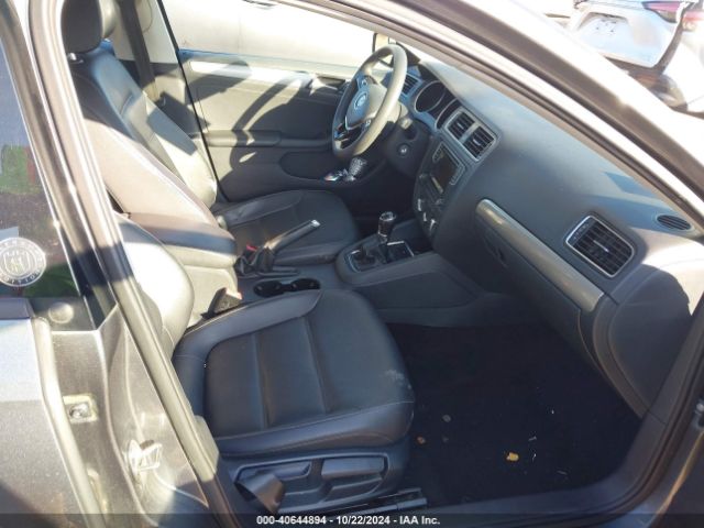 3VWB67AJ9JM215685 Volkswagen Jetta 1.4t Se/1.4t Wolfsburg Edition