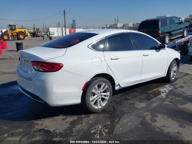 Chrysler 200 Limited 2015 1C3CCCAB4FN577782 Image 4