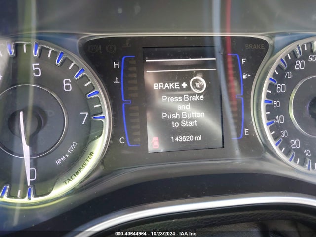 Chrysler 200 Limited 2015 1C3CCCAB4FN577782 Image 7