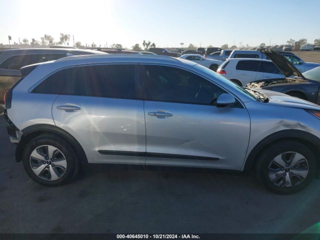 KNDCB3LC6J5155803 KIA NIRO LX