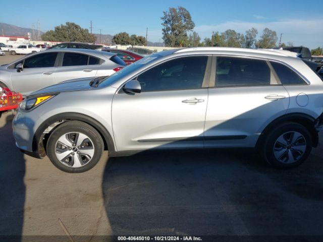 KNDCB3LC6J5155803 KIA NIRO LX
