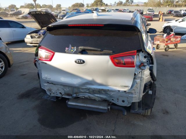 KNDCB3LC6J5155803 KIA NIRO LX