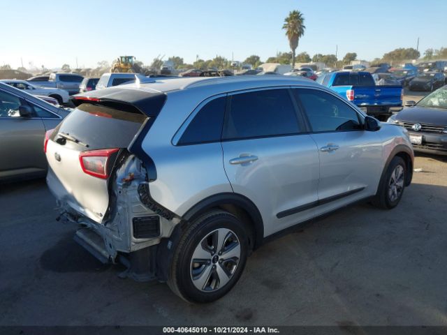 KNDCB3LC6J5155803 KIA NIRO LX