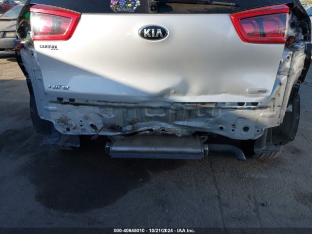 KNDCB3LC6J5155803 KIA NIRO LX