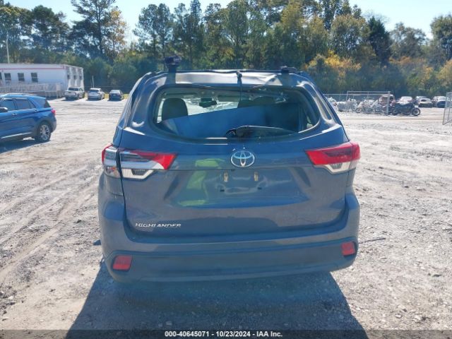 5TDZARFH7KS048813 Toyota Highlander Le