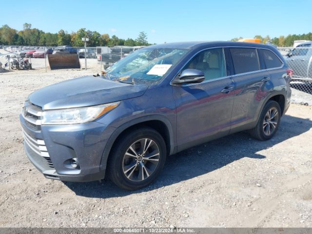 5TDZARFH7KS048813 Toyota Highlander Le