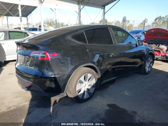 2024 TESLA MODEL Y 7SAYGDEEXRA252203 Photo 3