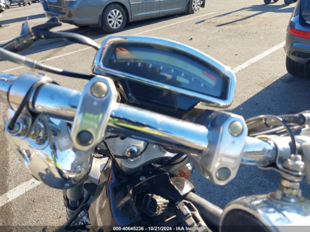 2006 SUZUKI M109R / VZR1800 JS1VY53A762102788 Photo 6