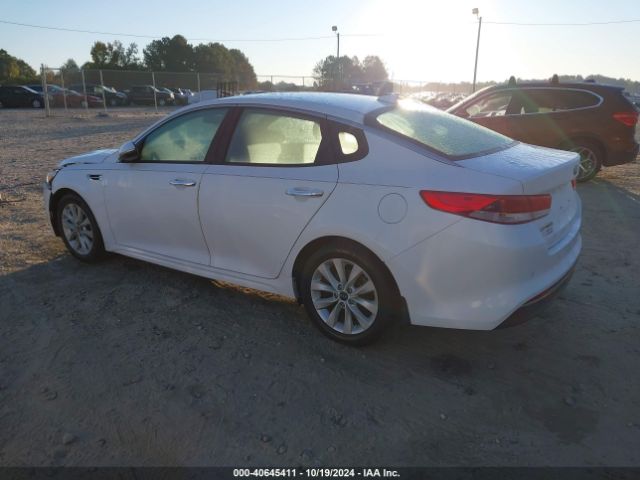 2018 KIA OPTIMA 5XXGT4L32JG265716 Photo 2