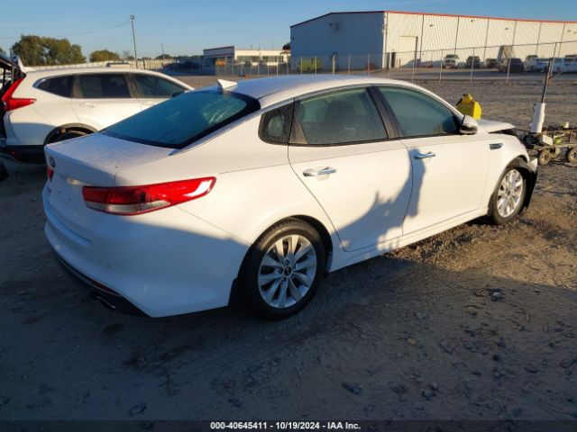 2018 KIA OPTIMA 5XXGT4L32JG265716 Photo 3