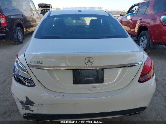 55SWF4JB8GU145538 Mercedes-Benz C 300 Luxury/sport