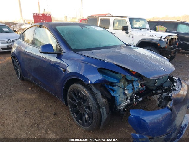 2024 TESLA MODEL Y 7SAYGDEE6RF025741 Photo 0