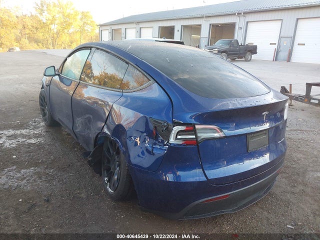 2024 TESLA MODEL Y 7SAYGDEE6RF025741 Photo 2