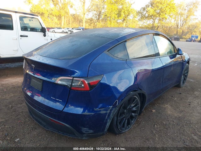 2024 TESLA MODEL Y 7SAYGDEE6RF025741 Photo 3