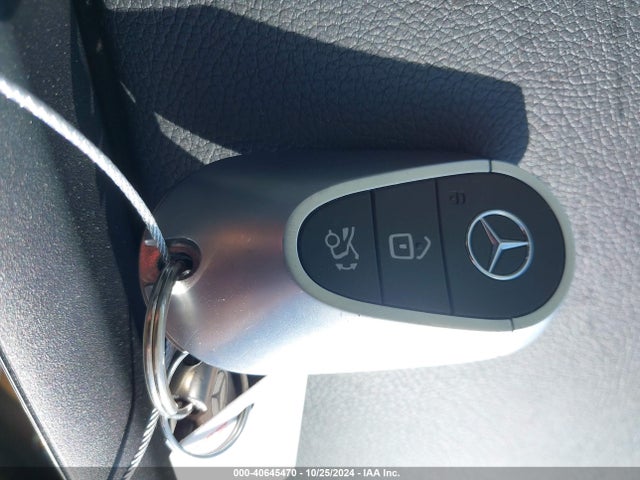 W1KAF4GB1PR093138 Mercedes-Benz C 300 Sedan