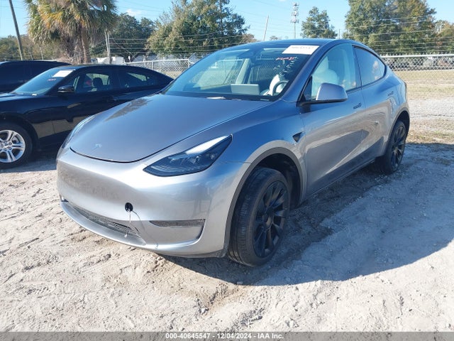 2024 TESLA MODEL Y 7SAYGDEE3RA286595 Photo 1