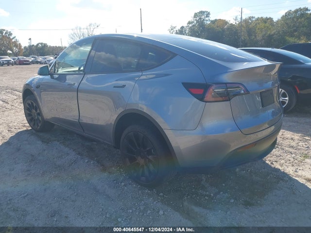 2024 TESLA MODEL Y 7SAYGDEE3RA286595 Photo 2