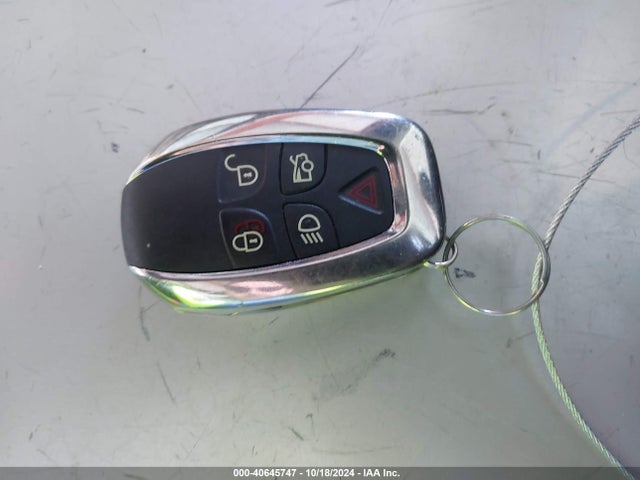 2011 JAGUAR XJ SAJWA1CB3BLV16950 Photo 10