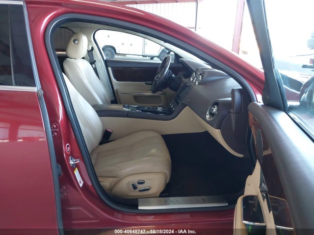 2011 JAGUAR XJ SAJWA1CB3BLV16950 Photo 4