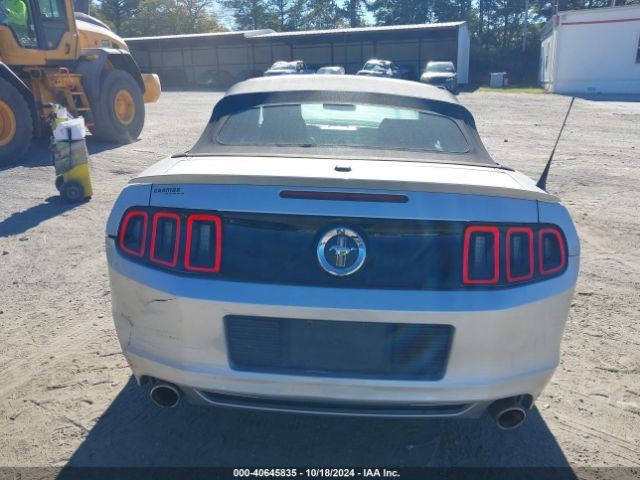 1ZVBP8EMXE5238055 Ford Mustang V6 Premium
