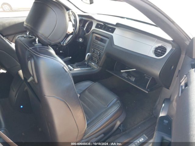 1ZVBP8EMXE5238055 Ford Mustang V6 Premium