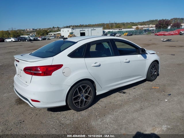 Ford FOCUS SE 2016 1FADP3F2XGL349995 Image 4