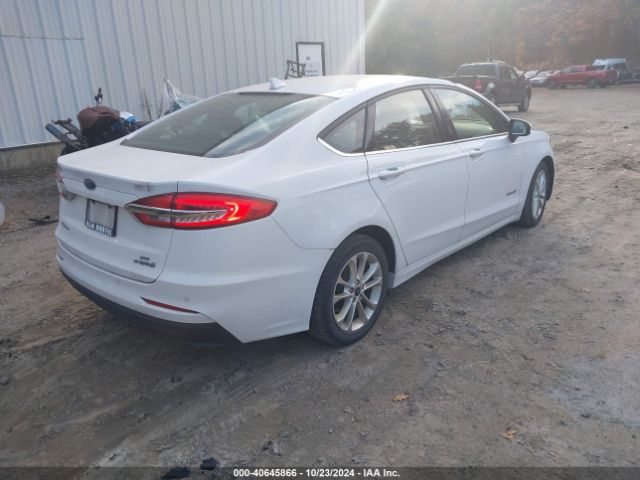 3FA6P0LU2KR226702 Ford Fusion Hybrid Se