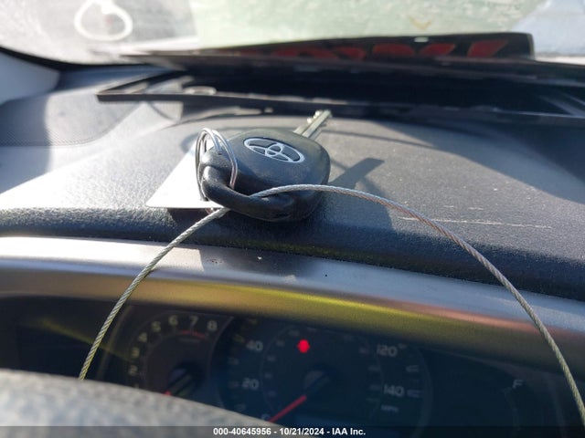 Toyota Rav4 Xle 2015 JTMRFREV4FD126202 Image 11