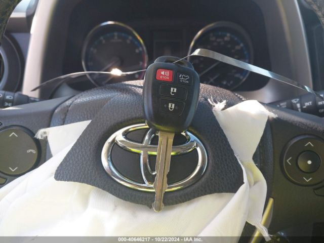2T3WFREV4GW285860 Toyota Rav4 Xle