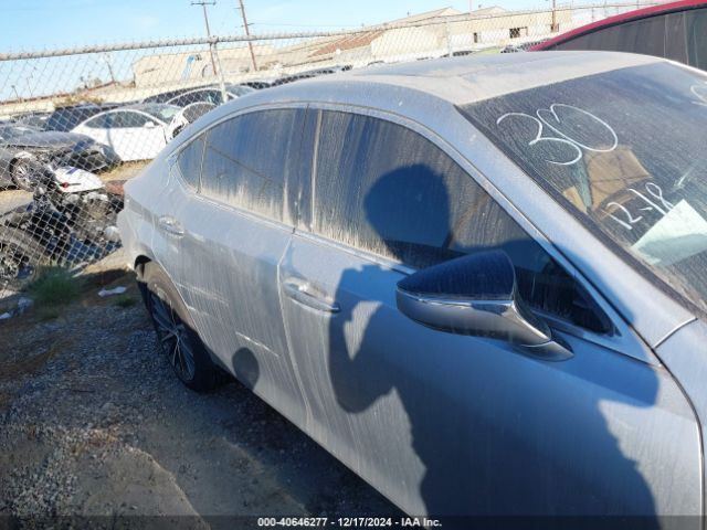 58ADA1C19PU033692 Lexus ES 300H
