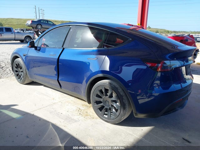 2021 TESLA MODEL Y 5YJYGAEE2MF293562 Photo 2
