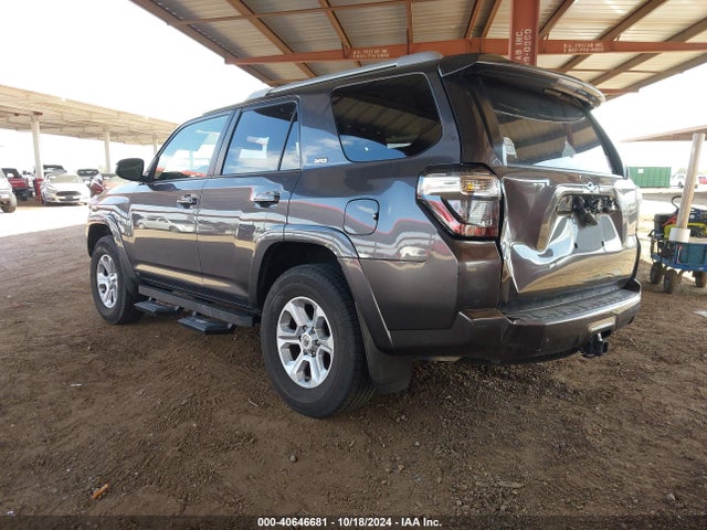 Toyota 4RUNNER SR5 2018 JTEBU5JR3J5550297 Image 3