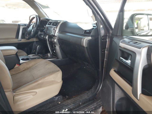 Toyota 4RUNNER SR5 2018 JTEBU5JR3J5550297 Image 5