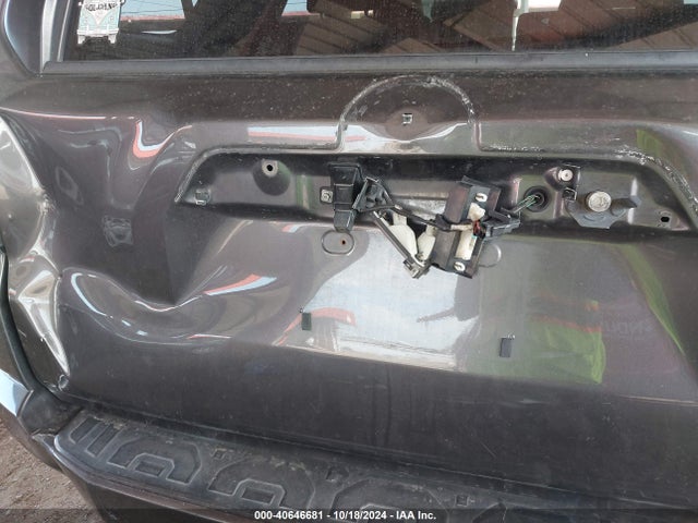 Toyota 4RUNNER SR5 2018 JTEBU5JR3J5550297 Image 6