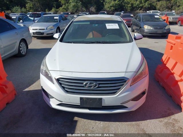 Hyundai SONATA SE 2016 5NPE24AF4GH420397 Image 12