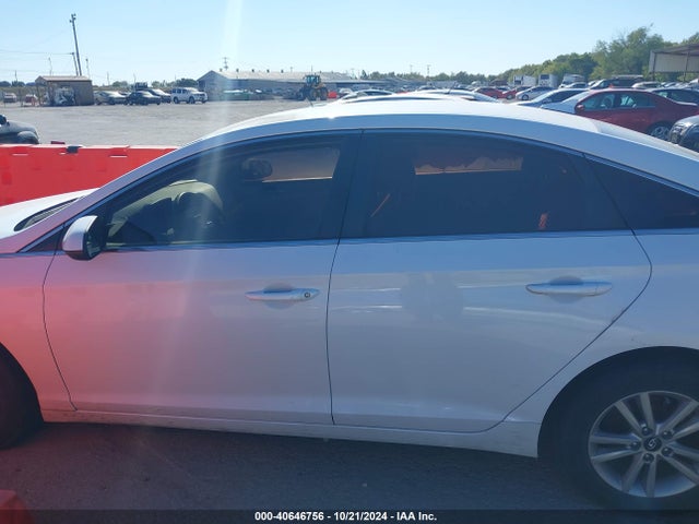 Hyundai SONATA SE 2016 5NPE24AF4GH420397 Image 14