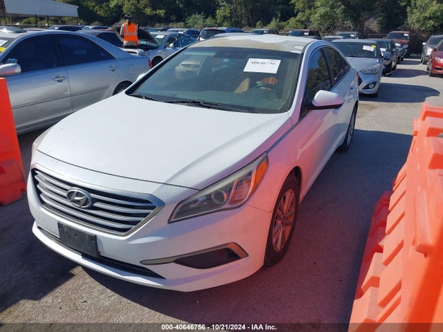 Hyundai SONATA SE 2016 5NPE24AF4GH420397 Image 2