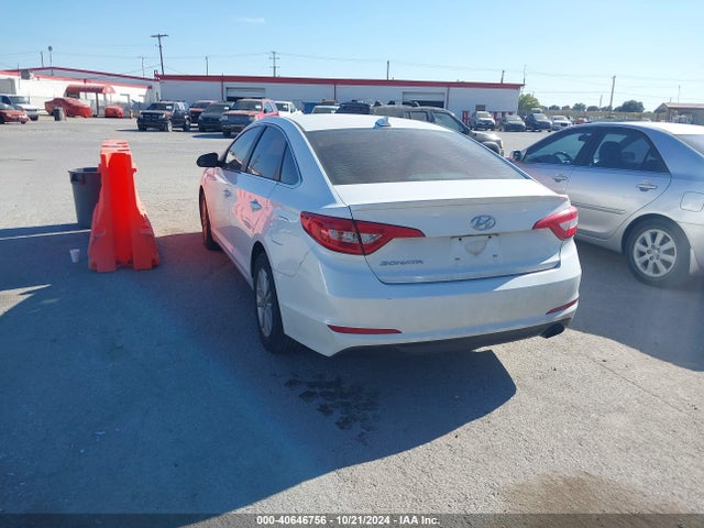 Hyundai SONATA SE 2016 5NPE24AF4GH420397 Image 3