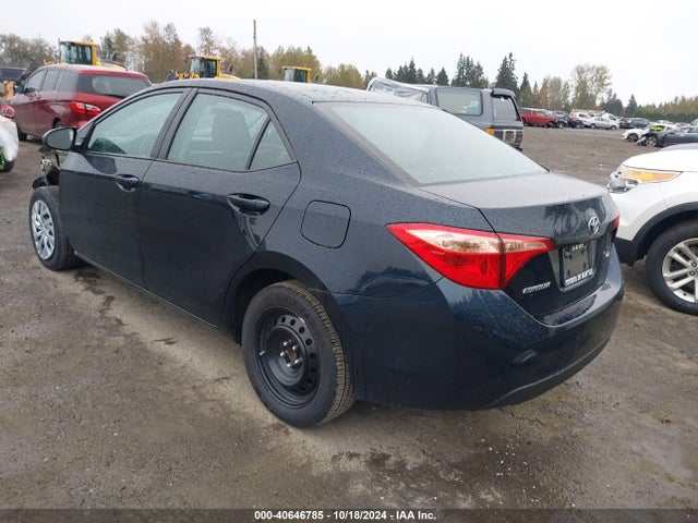 Toyota COROLLA LE 2018 2T1BURHE6JC051608 Image 3