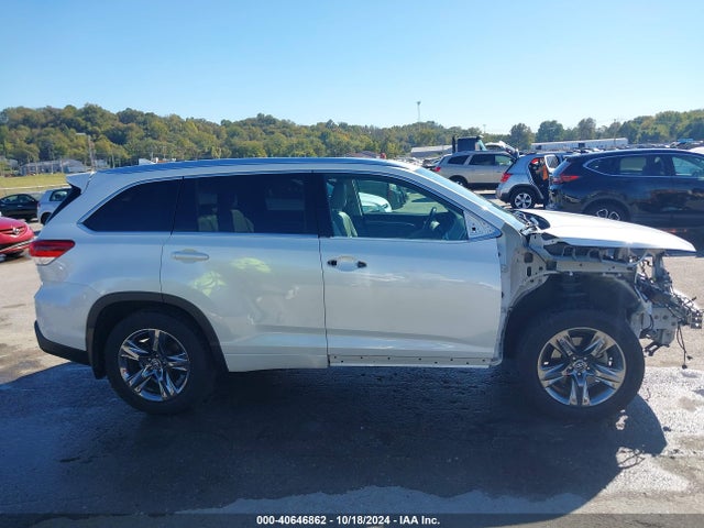 Toyota Highlander Limited Platinum 2019 5TDDZRFH1KS706838 Image 14