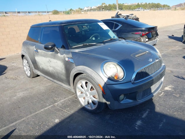 2008 MINI COOPER S WMWMF73568TV32814 Photo 0