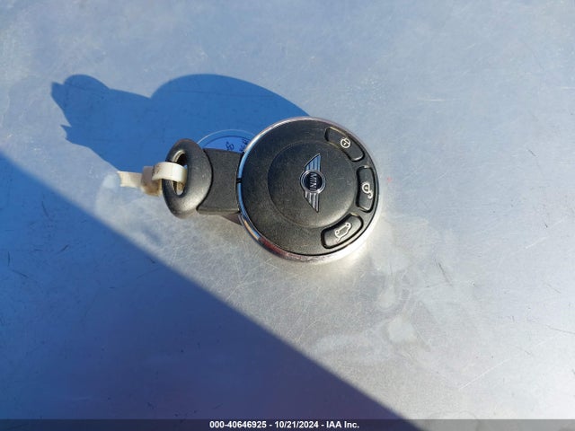 2008 MINI COOPER S WMWMF73568TV32814 Photo 10