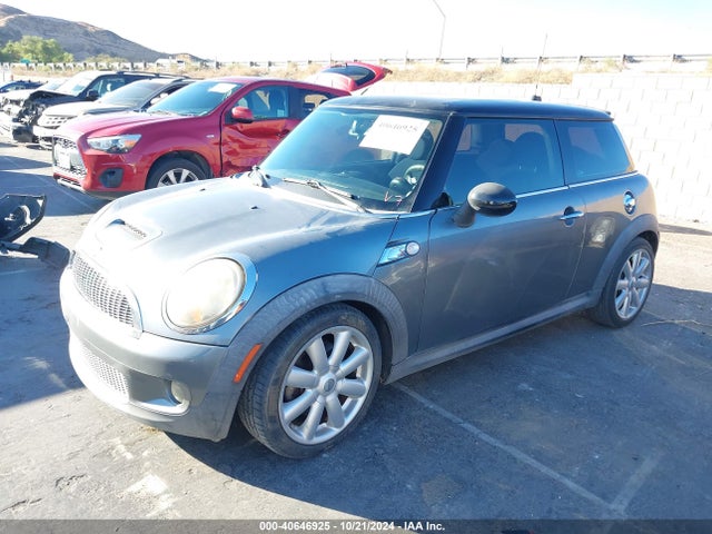 2008 MINI COOPER S WMWMF73568TV32814 Photo 1