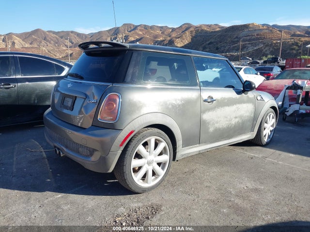 2008 MINI COOPER S WMWMF73568TV32814 Photo 3