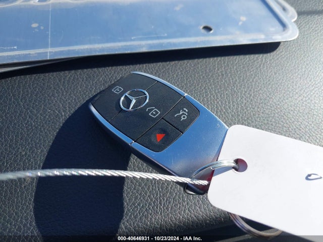 W1N4M4HB3LW042613 Mercedes-Benz Glb 250 4matic