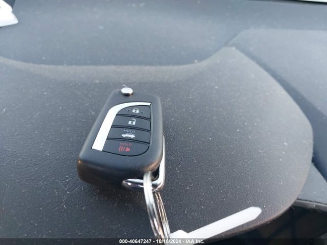 5YFEPMAE5MP227635 Toyota COROLLA LE