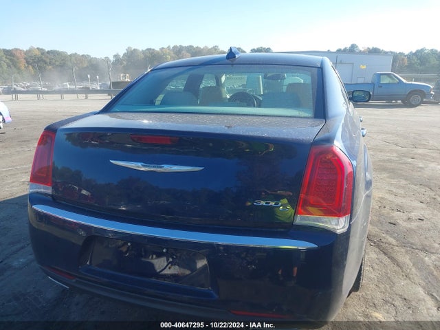 Chrysler 300C 2015 2C3CCAET2FH845969 Image 16
